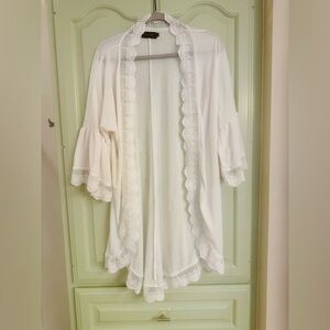 Chic White Lace-Edged Kimono Coverup